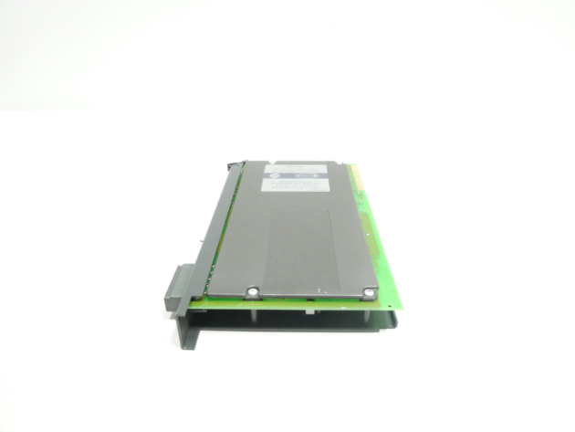 KOLLMORGEN S72402-NANANA-NA-030 - New servo drive